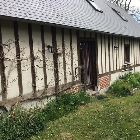 Gite Des Tournesols Ecaquelon Esterno foto